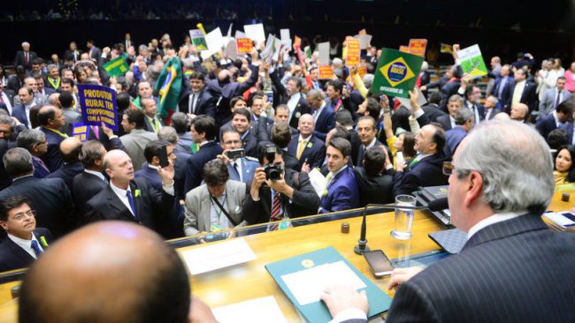 size_810_16_9_nb_votacao-pedido-de-impeachment-dilma-rousseff-na-camara-dos-deputados_00404172016_-1
